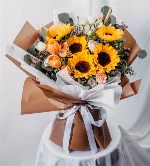 Gold Brilliance Bouquet - Image 6