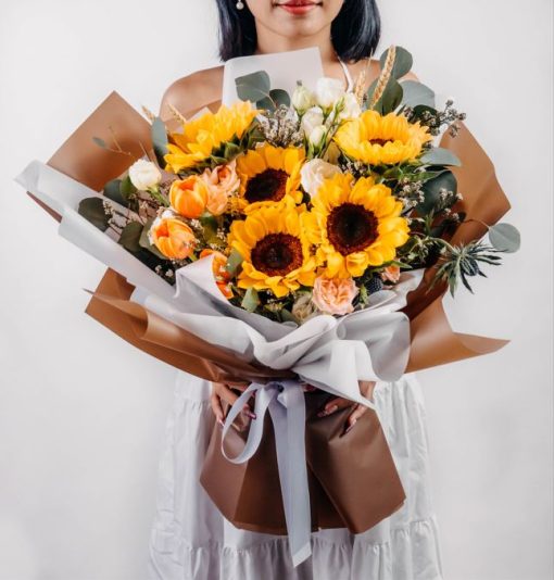 Gold Brilliance Bouquet - Image 2