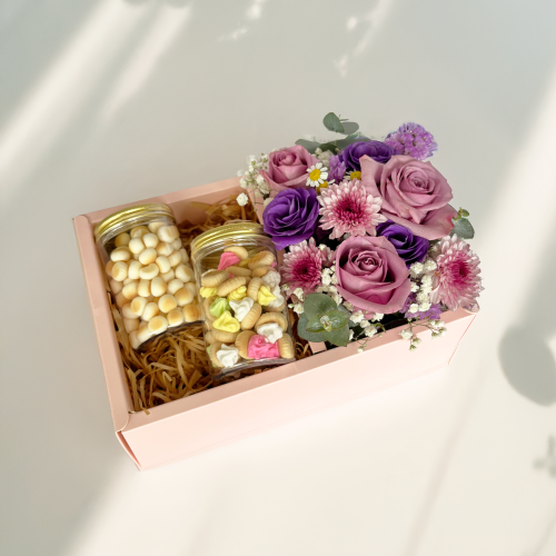 Floral Joybox – A Gift of Blooms & Classic Treats