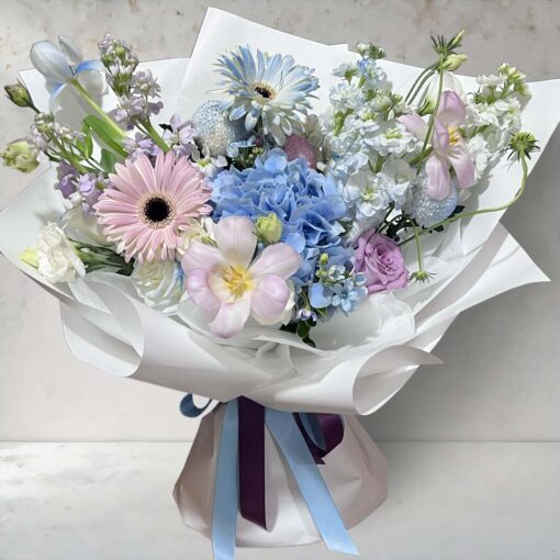 Splendor in Bloom Ultra Premium and Giant Bouquet - Image 2